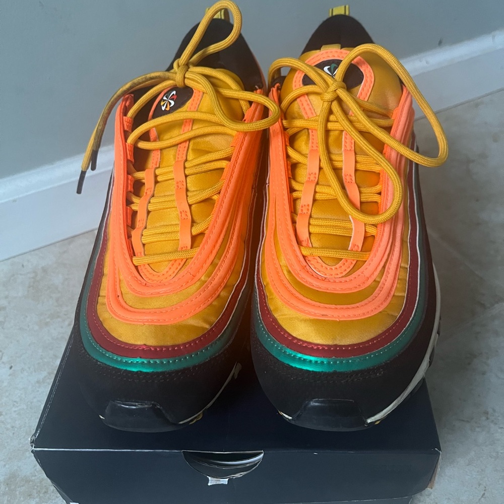 Nike multi color